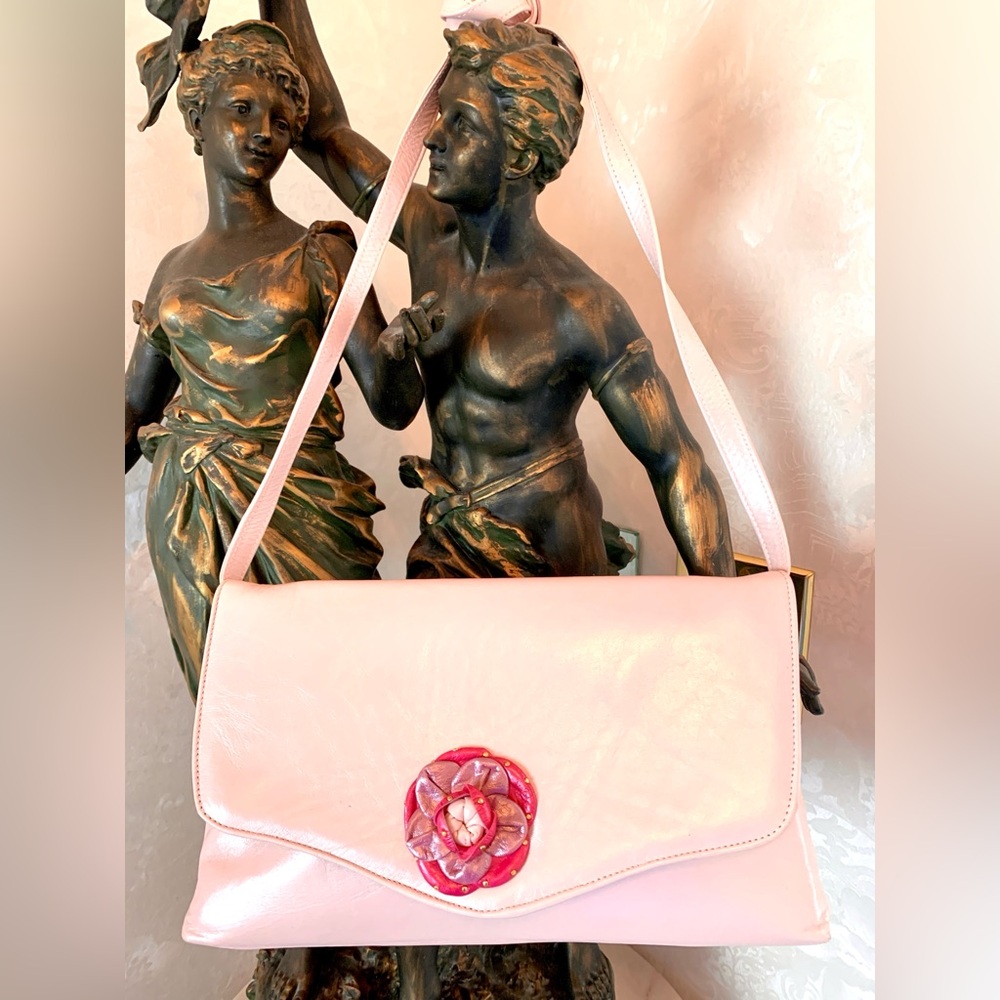 Soft pink leather bag with removable strap